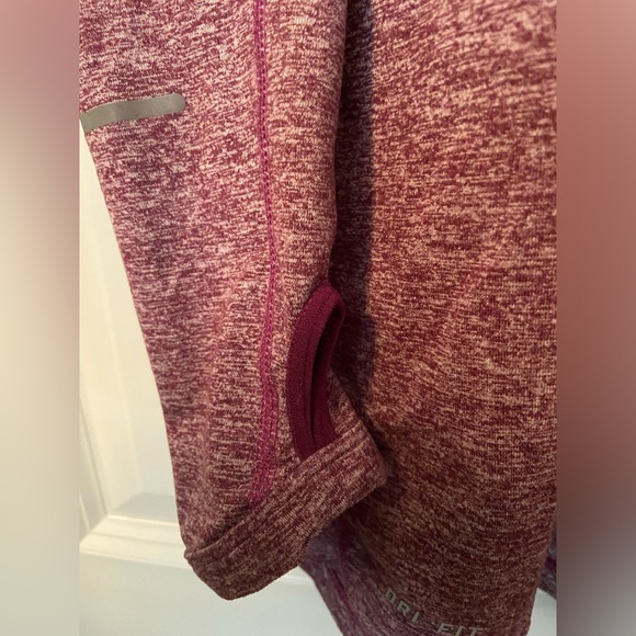 Long sleeve athletic top - Picture 2 of 6